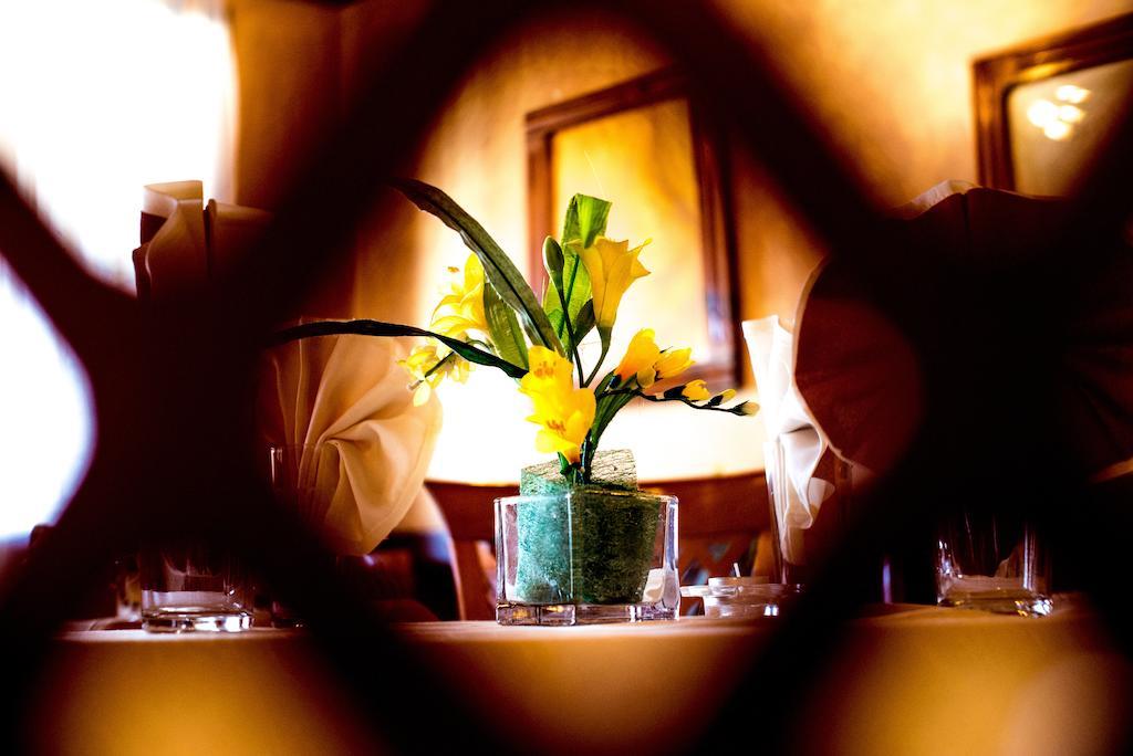 Family Hotel Elegance อาร์บานาซิ ภายนอก รูปภาพ