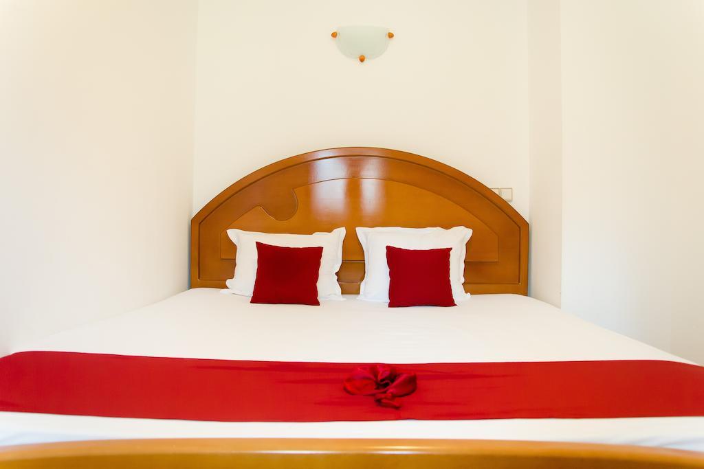 Family Hotel Elegance อาร์บานาซิ ห้อง รูปภาพ