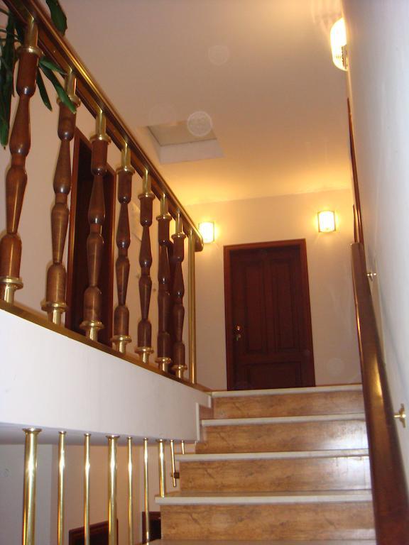 Family Hotel Elegance อาร์บานาซิ ภายนอก รูปภาพ